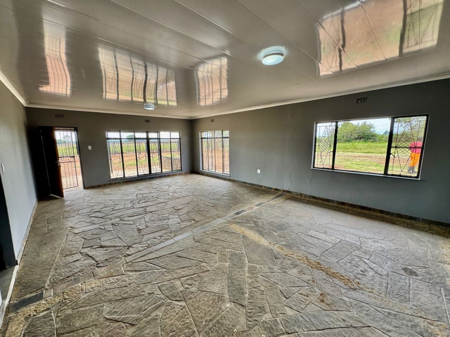 To Let Commercial Property for Rent in Wilgeboom A H North West